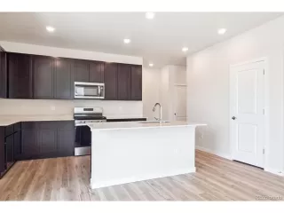 Photo #4: 9561401 Listing