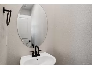 Photo #5: 9561401 Listing