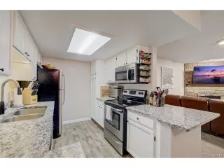 Photo #5: 9565950 Listing