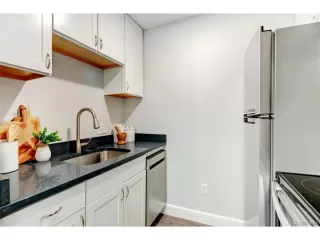 Photo #5: 9566000 Listing 