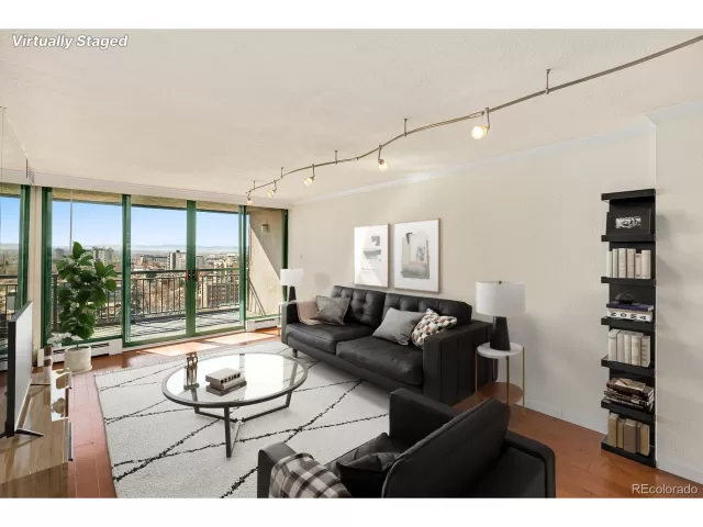 MLS: 9567152 Condo For Sale