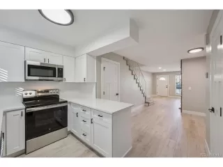 Photo #3: 9569107 Listing