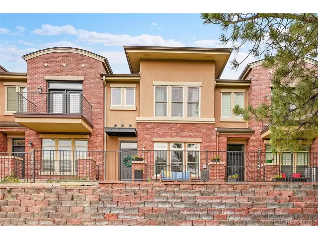 MLS: 9570959 Condo For Sale