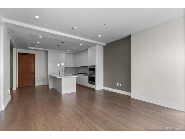 MLS: 9571904 Condo For Sale