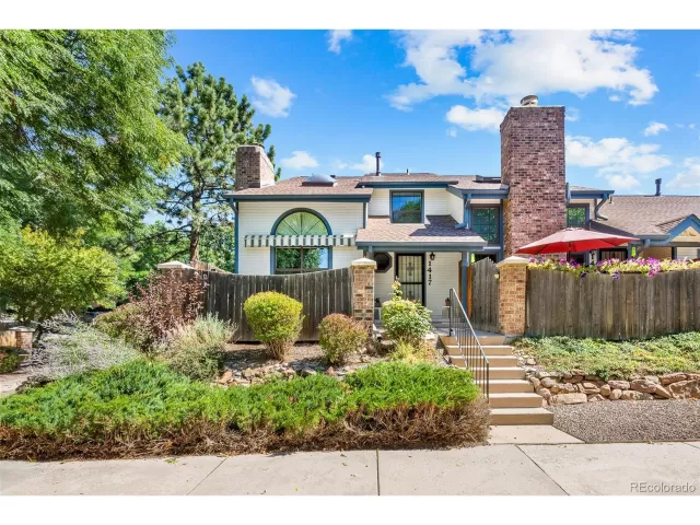 MLS: 9573154 Condo For Sale