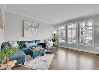 Photo #5: 9575970 Listing