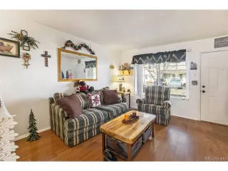 Photo #5: 9576806 Listing