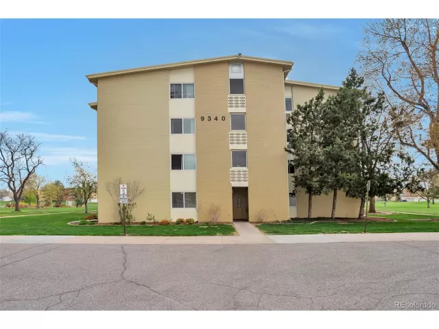 MLS: 9577827 Condo For Sale