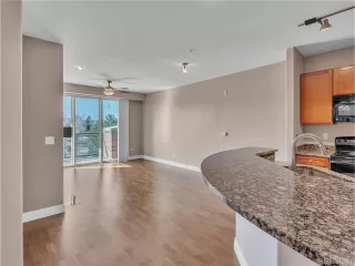 Photo #5: 9578794 Listing 