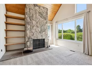 Photo #4: 9579133 Listing