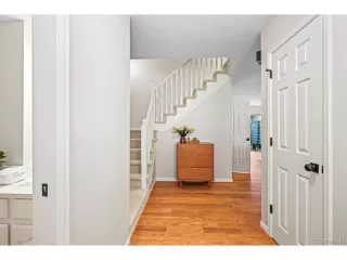 Photo #5: 9580848 Listing