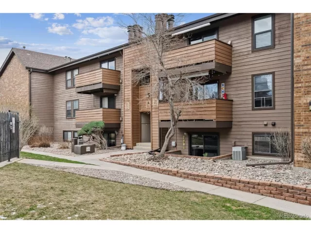 MLS: 9580878 Condo For Sale