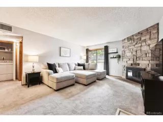 Photo #4: 9580878 Listing