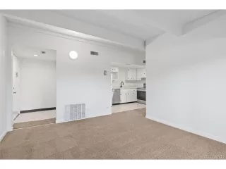 Photo #4: 9582450 Listing