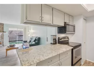 Photo #6: 9585987 Listing