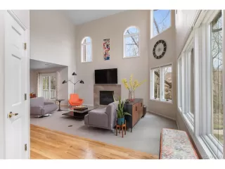 Photo #2: 9588381 Listing