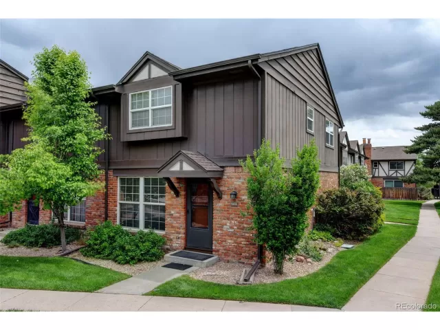 MLS: 9589397 Condo For Sale