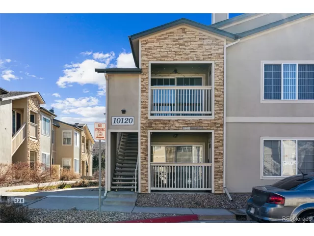 MLS: 9589881 Condo For Sale