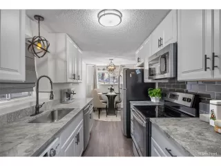 Photo #4: 9592107 Listing