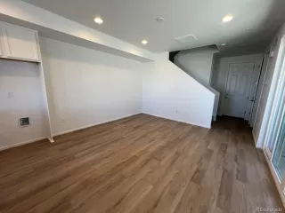 Photo #3: 9592321 Listing