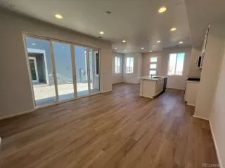 Photo #4: 9592321 Listing