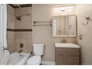 Photo #6: 9592808 Listing