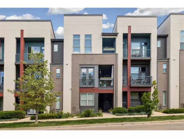 MLS: 9594876 Condo For Sale