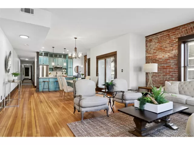 MLS: 9597732 Condo For Sale