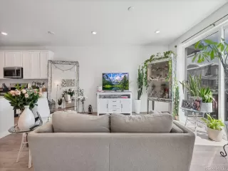 Photo #6: 9609199 Listing