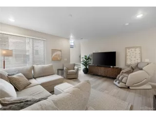 Photo #6: 9609406 Listing