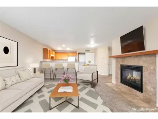 Photo #5: 9609925 Listing