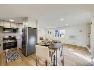 Photo #5: 9611359 Listing