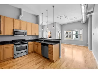 Photo #6: 9611896 Listing