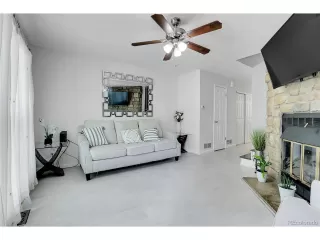 Photo #2: 9611985 Listing