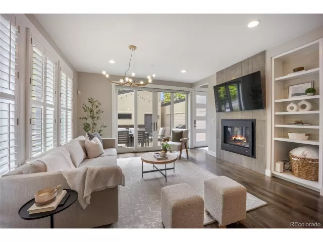 MLS: 9616001 Condo For Sale