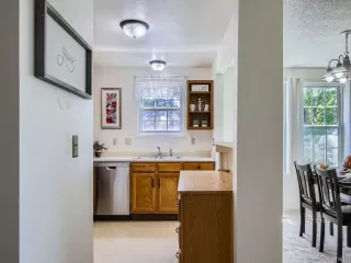 Photo #5: 9616304 Listing