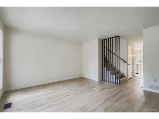 Photo #3: 9617169 Listing