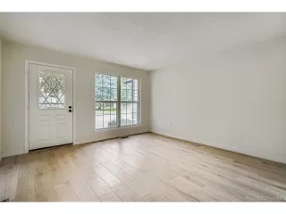 Photo #6: 9617169 Listing