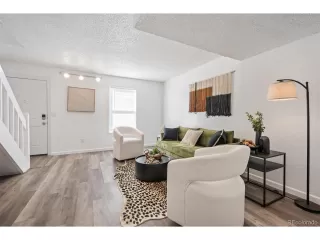 Photo #2: 9617805 Listing