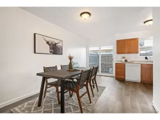 Photo #6: 9617805 Listing