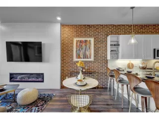 Photo #3: 9618788 Listing