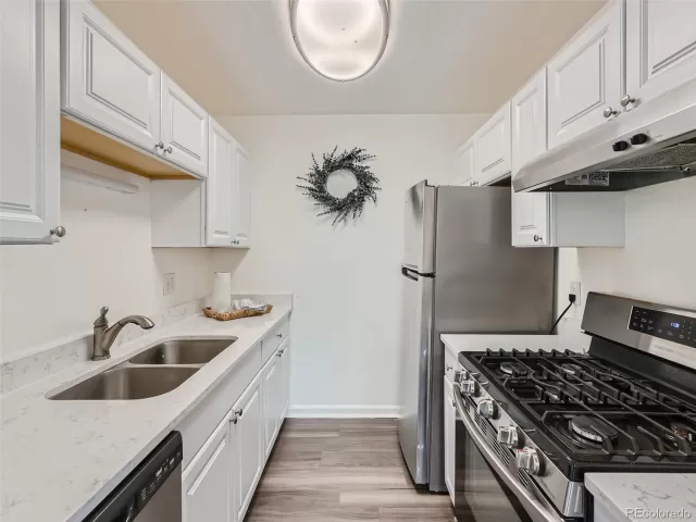 MLS: 9619927 Condo For Sale