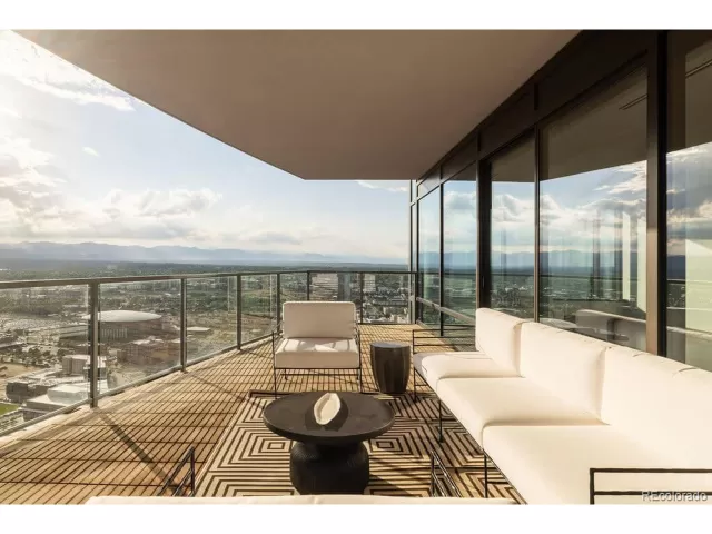 MLS: 9621678 Condo For Sale