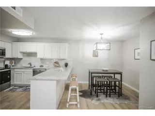 Photo #5: 9624186 Listing