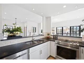 Photo #4: 9626499 Listing