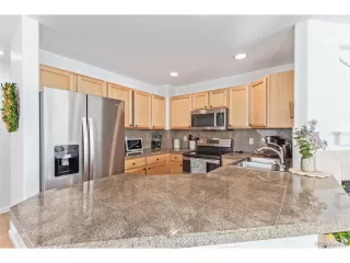 Photo #6: 9628617 Listing