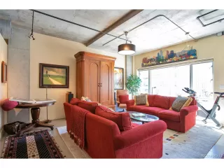 Photo #6: 9629871 Listing