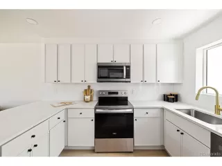 Photo #5: 9631867 Listing 