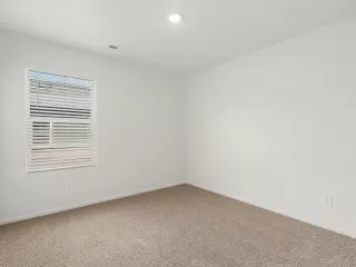 Photo #6: 9631972 Listing