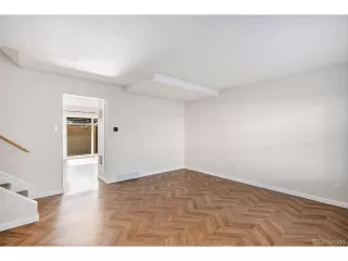 Photo #4: 9636127 Listing